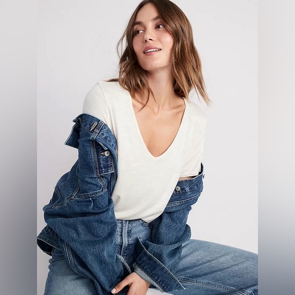 NWT Old Navy Luxe Slub Knit V Neck Short Sleeve Shirt  Ivory T-shirt M - Picture 3 of 8